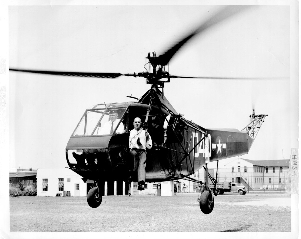 Photo of 1940s helicopter via Wikipedia
